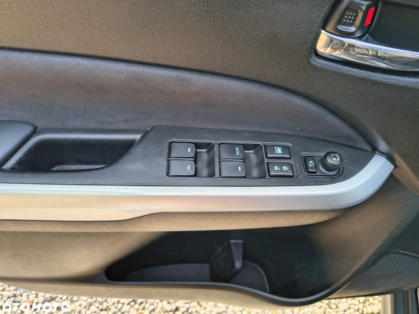 Suzuki Vitara 1.6 XLED SUN 4WD - 18