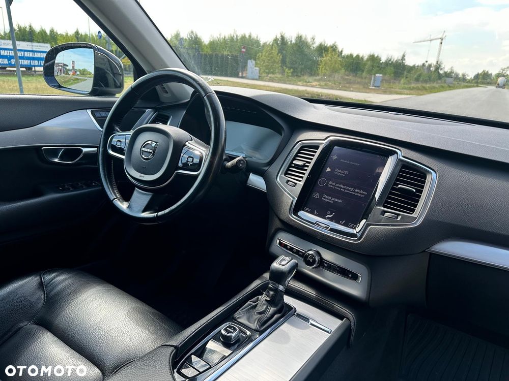 Volvo XC 90 D5 AWD Momentum - 4