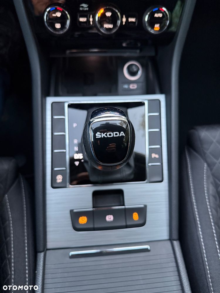 Skoda Superb 2.0 TDI DSG Premium Edition - 26