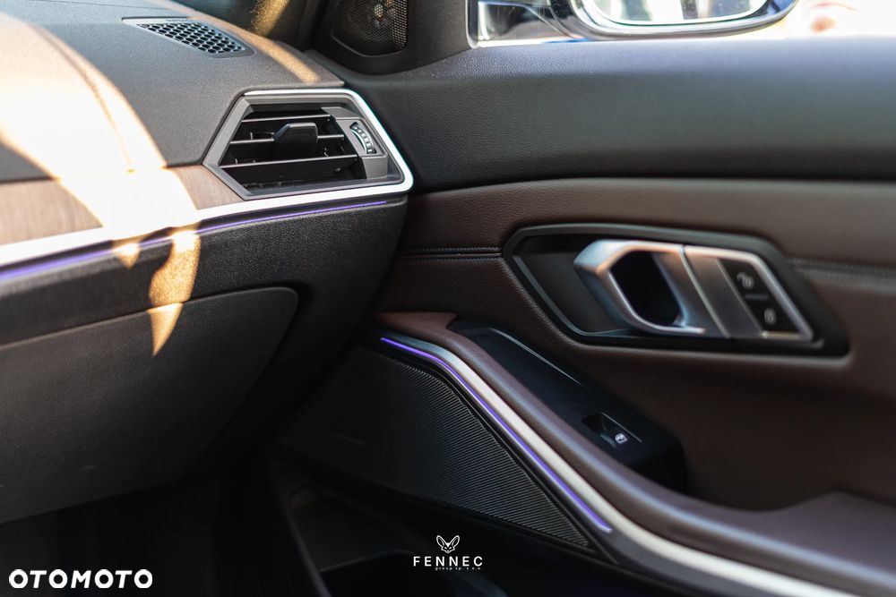 BMW Seria 3 M340i xDrive - 29