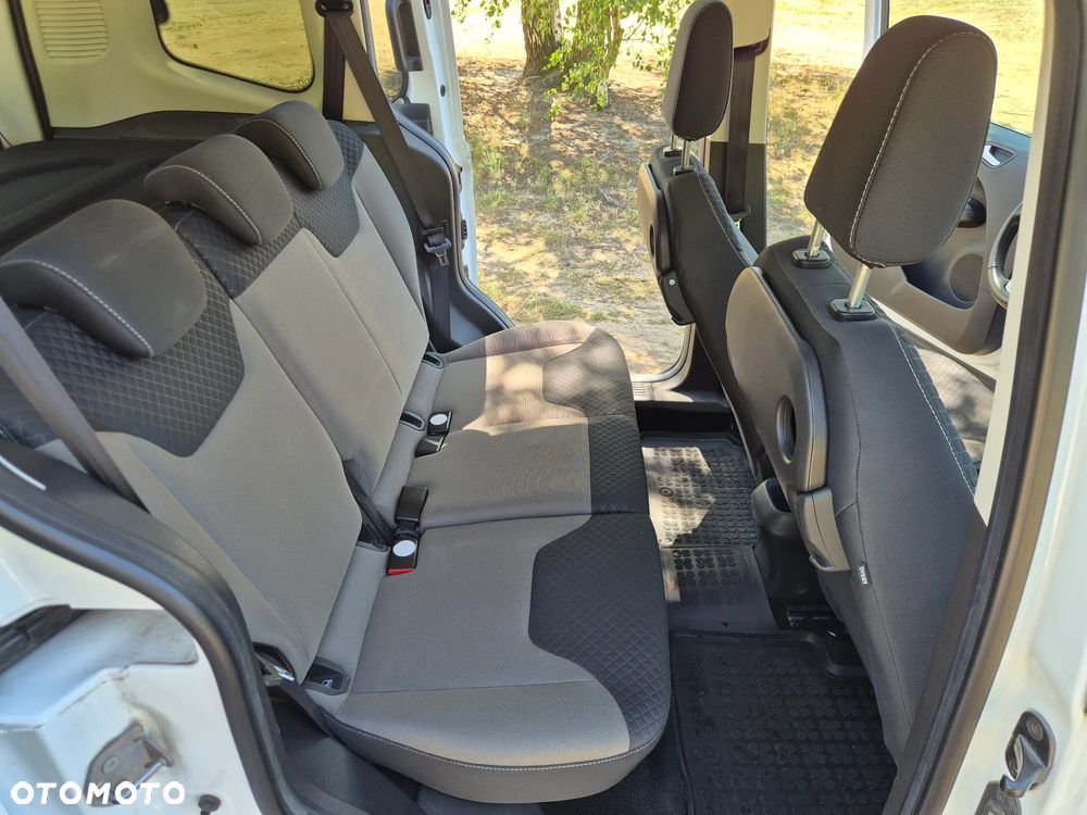 Ford Tourneo Courier 1.5 TDCi Sport - 23