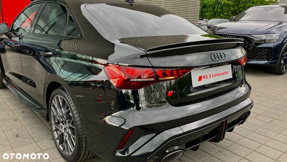 Audi RS3 Limousine - 10