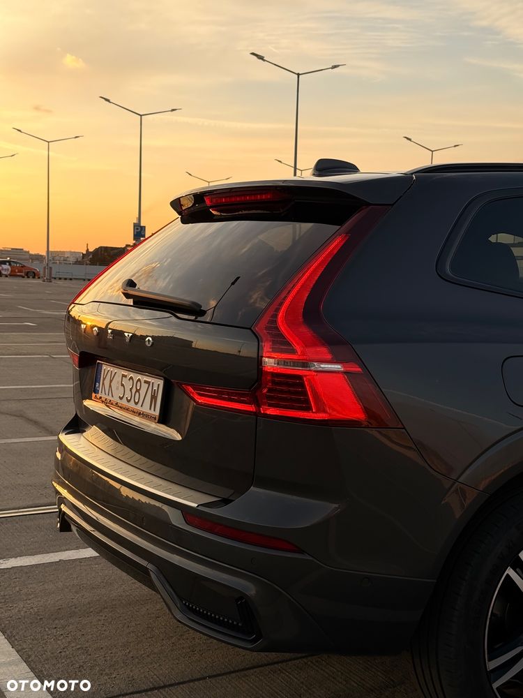 Volvo XC 60 B4 D Plus Dark - 2