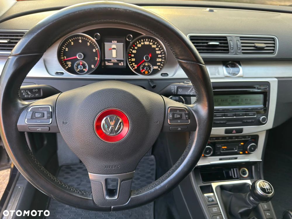 Volkswagen Passat - 9