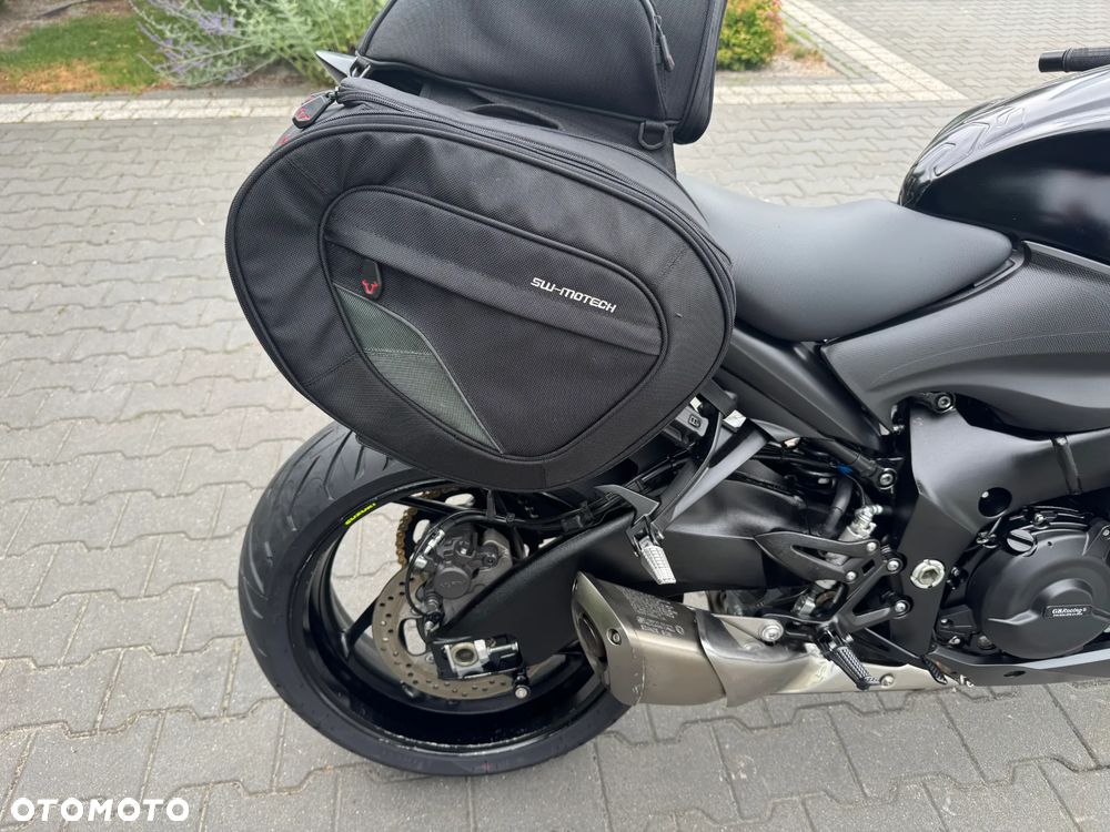 Suzuki GSX 1000 - 35