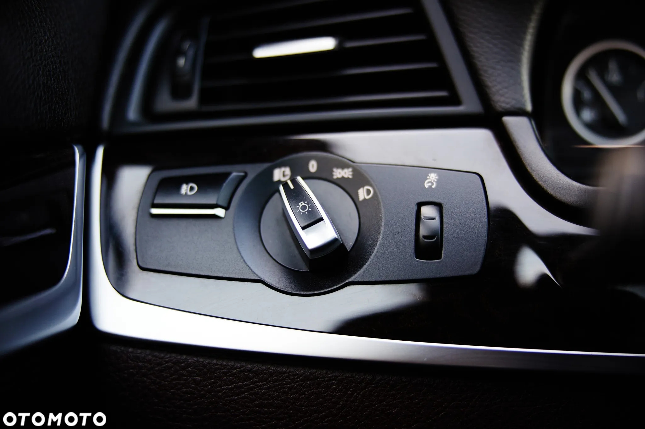 BMW Seria 5 528i xDrive Sport-Aut - 21