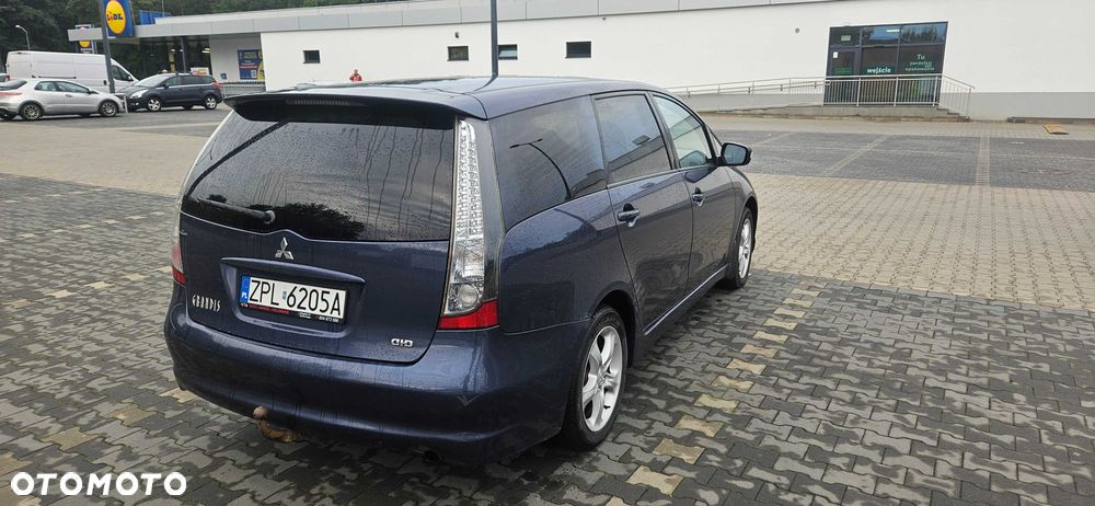 Mitsubishi Grandis - 4