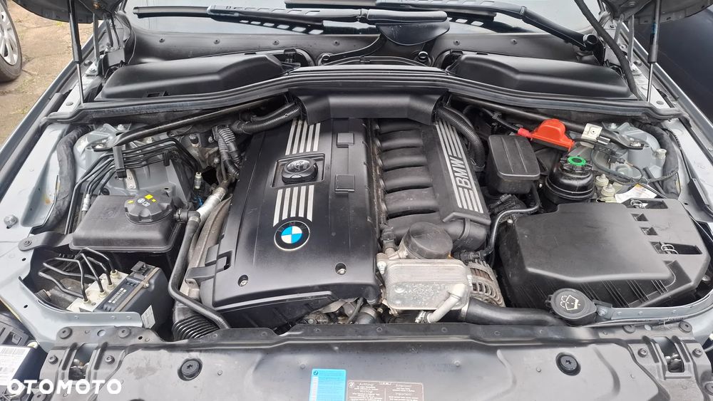 BMW Seria 5 525i - 24