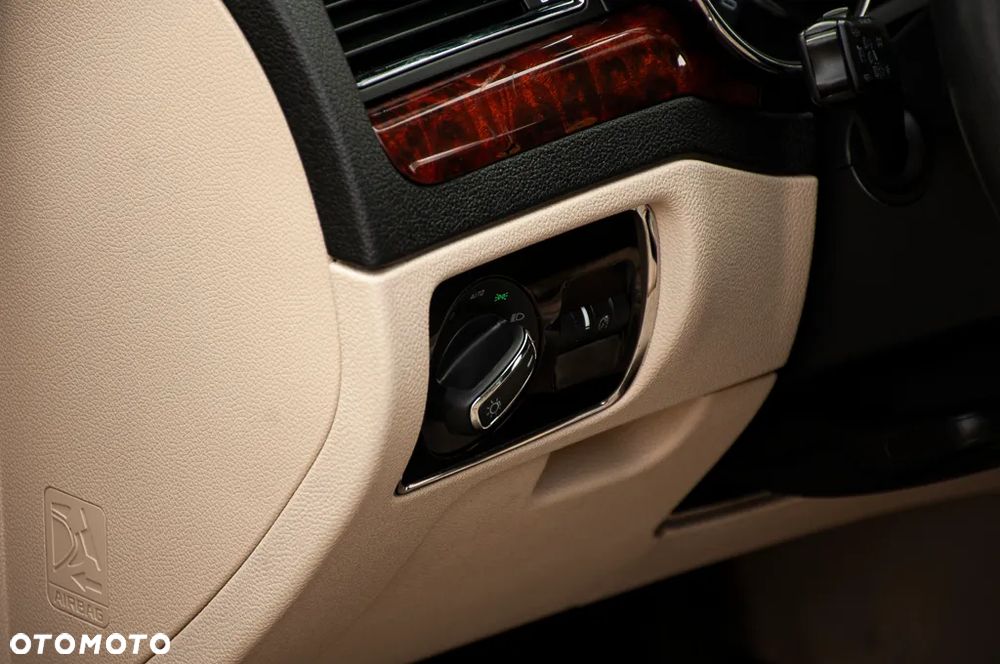 Skoda Superb 2.0 TDI DSG Exclusive - 39