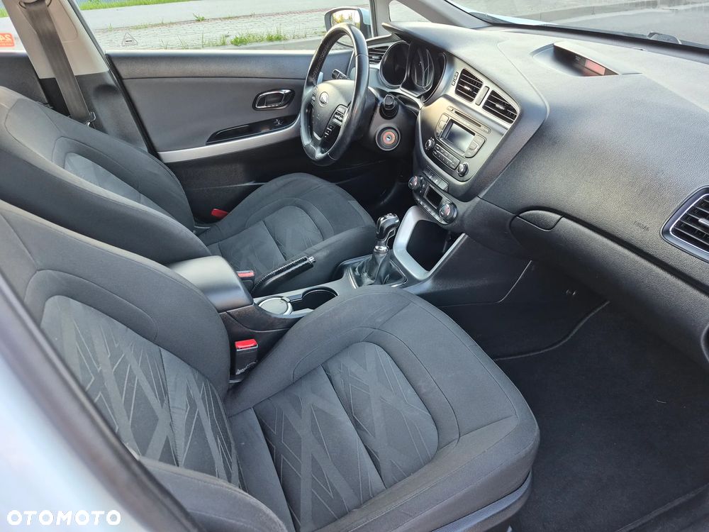 Kia Ceed 1.4 L - 10