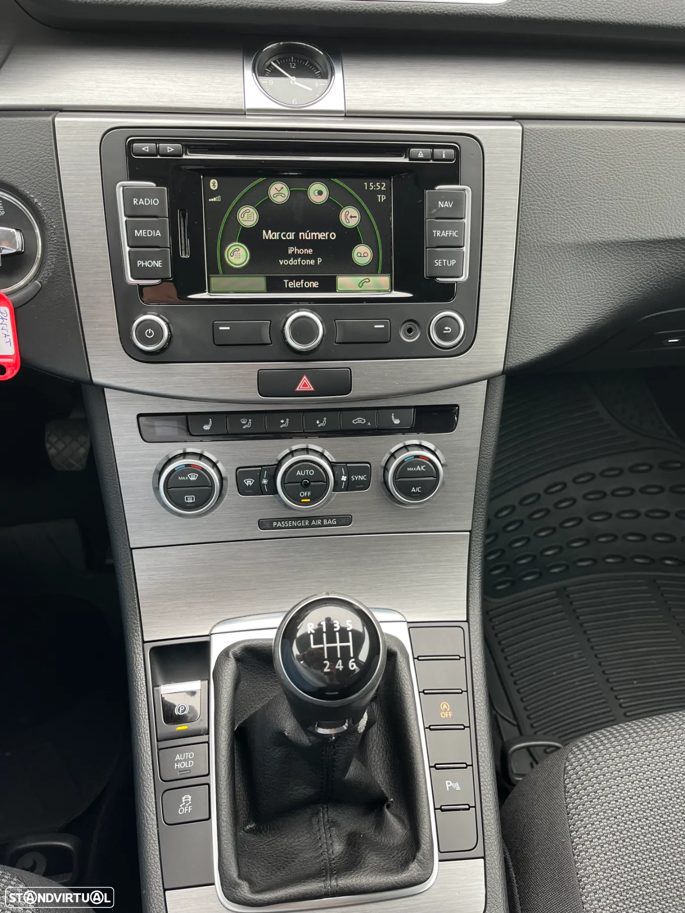 VW Passat Variant 1.6 TDI BlueMotion Highline - 21