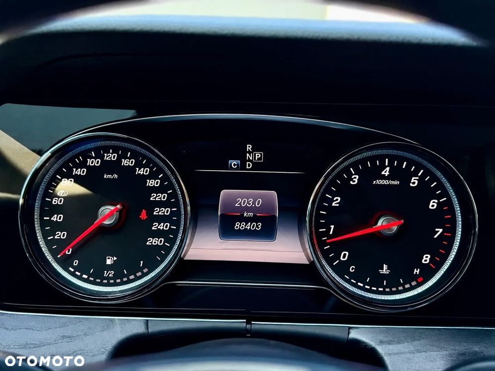 Mercedes-Benz Klasa E 300 9G-TRONIC - 10