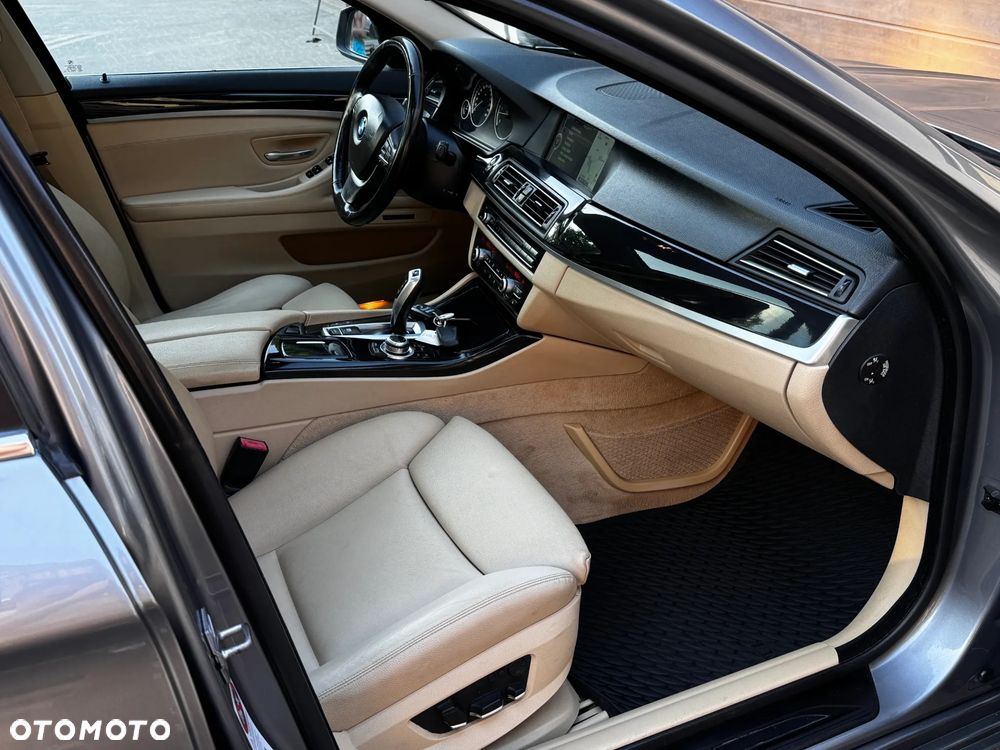 BMW Seria 5 530d xDrive Luxury Line - 15