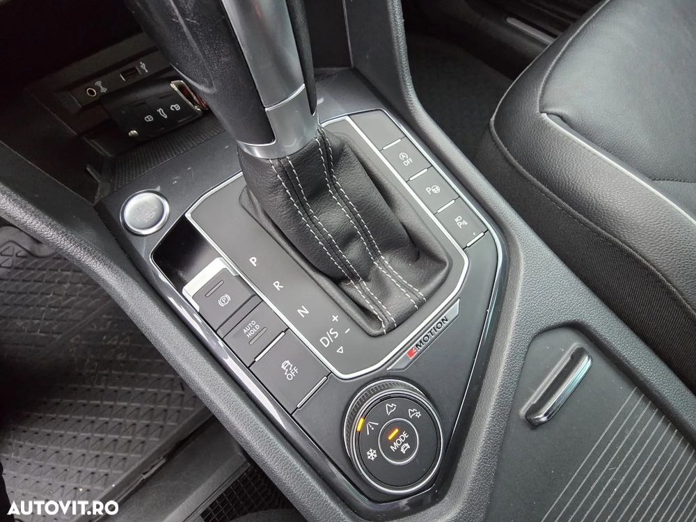 Volkswagen Tiguan - 11