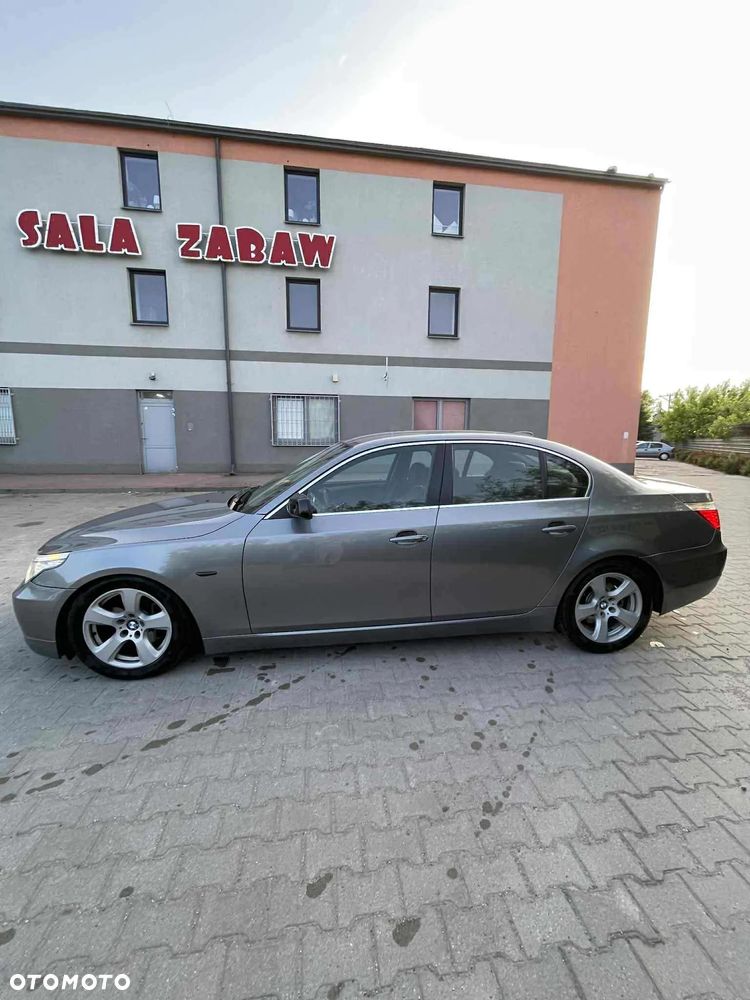 BMW Seria 5 523i - 2