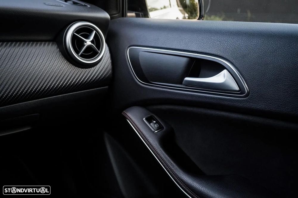 Mercedes-Benz A 180 d AMG Line - 16