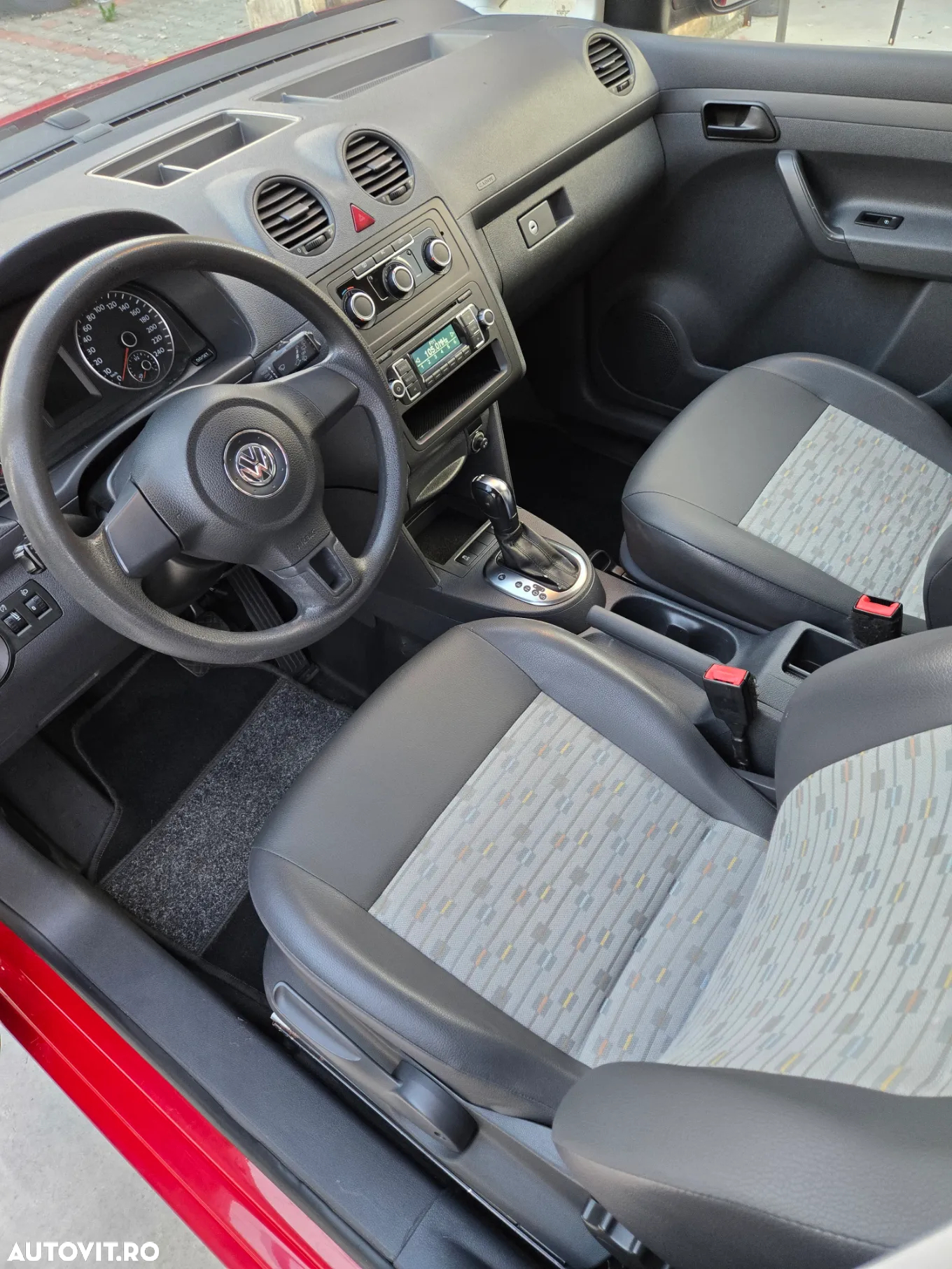 Volkswagen Caddy MAXI / CUTIE AUTOMATĂ / 2012 - 7