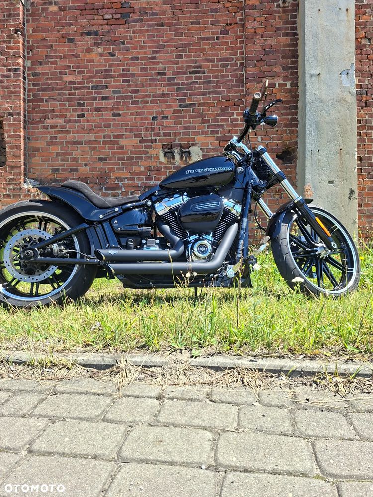 Harley-Davidson FXSB Breakout - 18