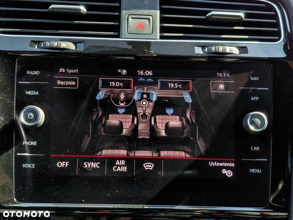 Volkswagen Golf - 29