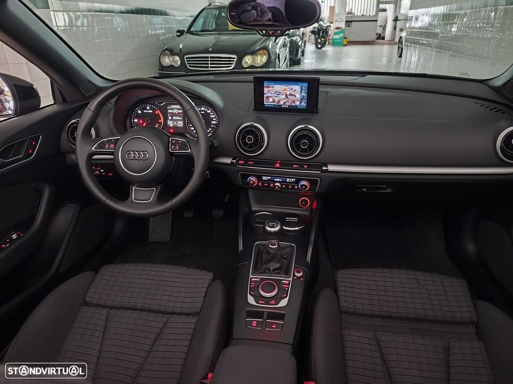 Audi A3 Cabrio 2.0 TDi Sport - 17