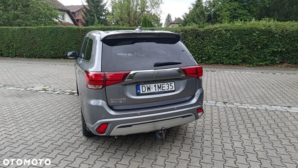 Mitsubishi Outlander Intense + - 2