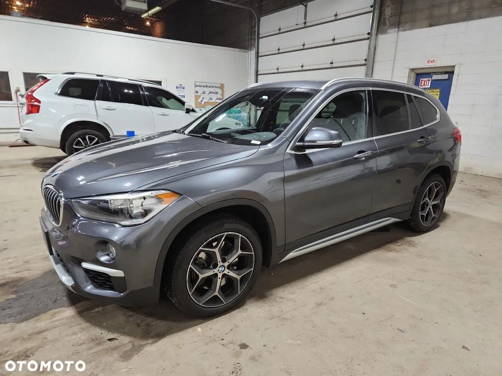 BMW X1 xDrive25i Sport Line sport - 2