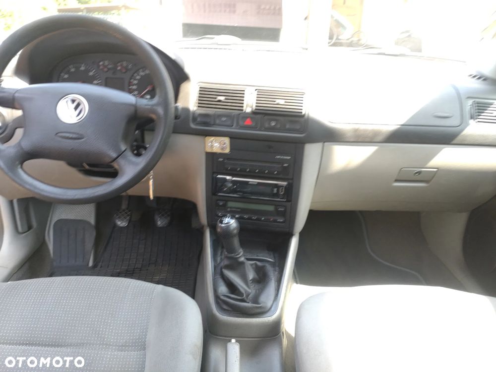 Volkswagen Golf - 9