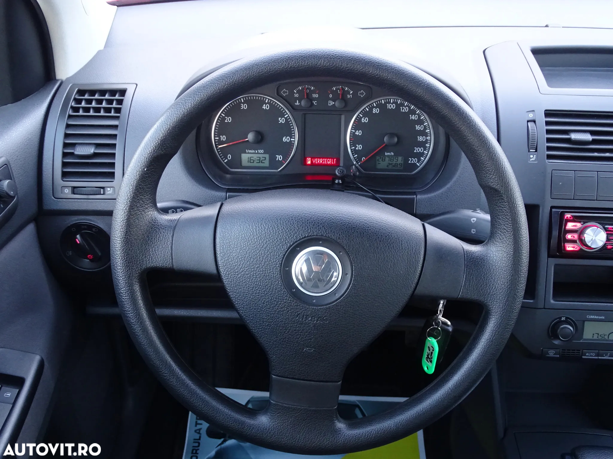 Volkswagen Polo 1.6 Automatik Sportline - 10