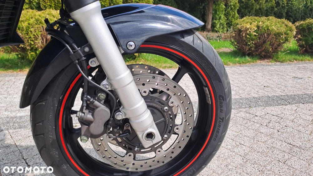Yamaha FZ - 12