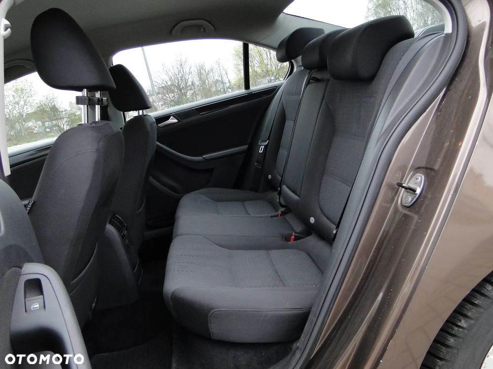 Volkswagen Jetta 1.2 TSI Comfortline - 8