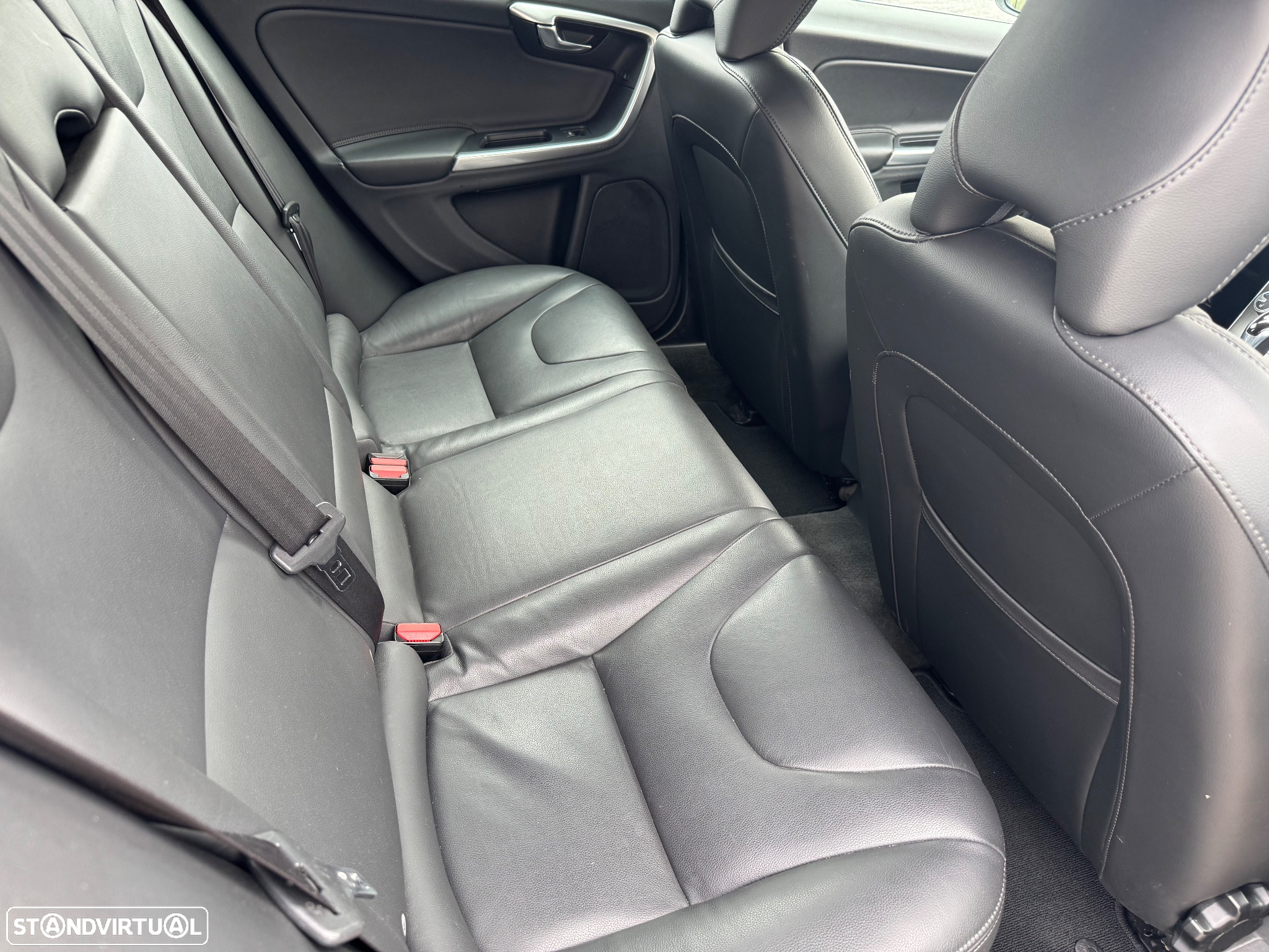 Volvo V60 D6 Twin Engine Geartronic Summum - 11