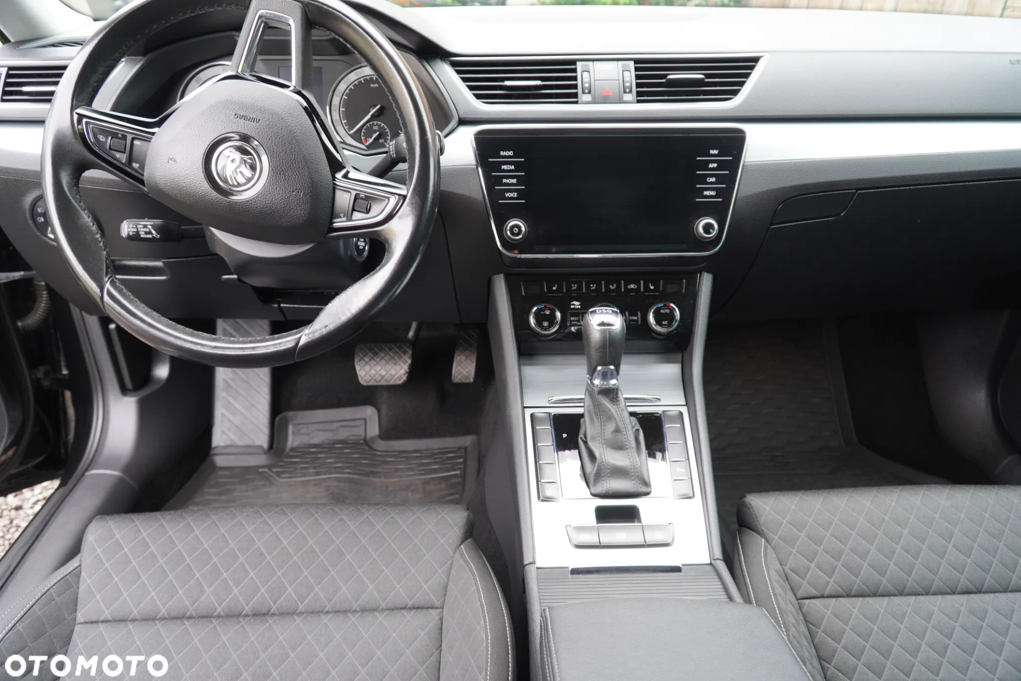 Skoda Superb 1.6 TDI DSG Style - 9