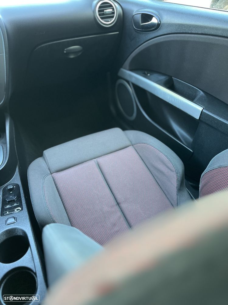 SEAT Leon 2.0 TDI DPF DSG FR - 31