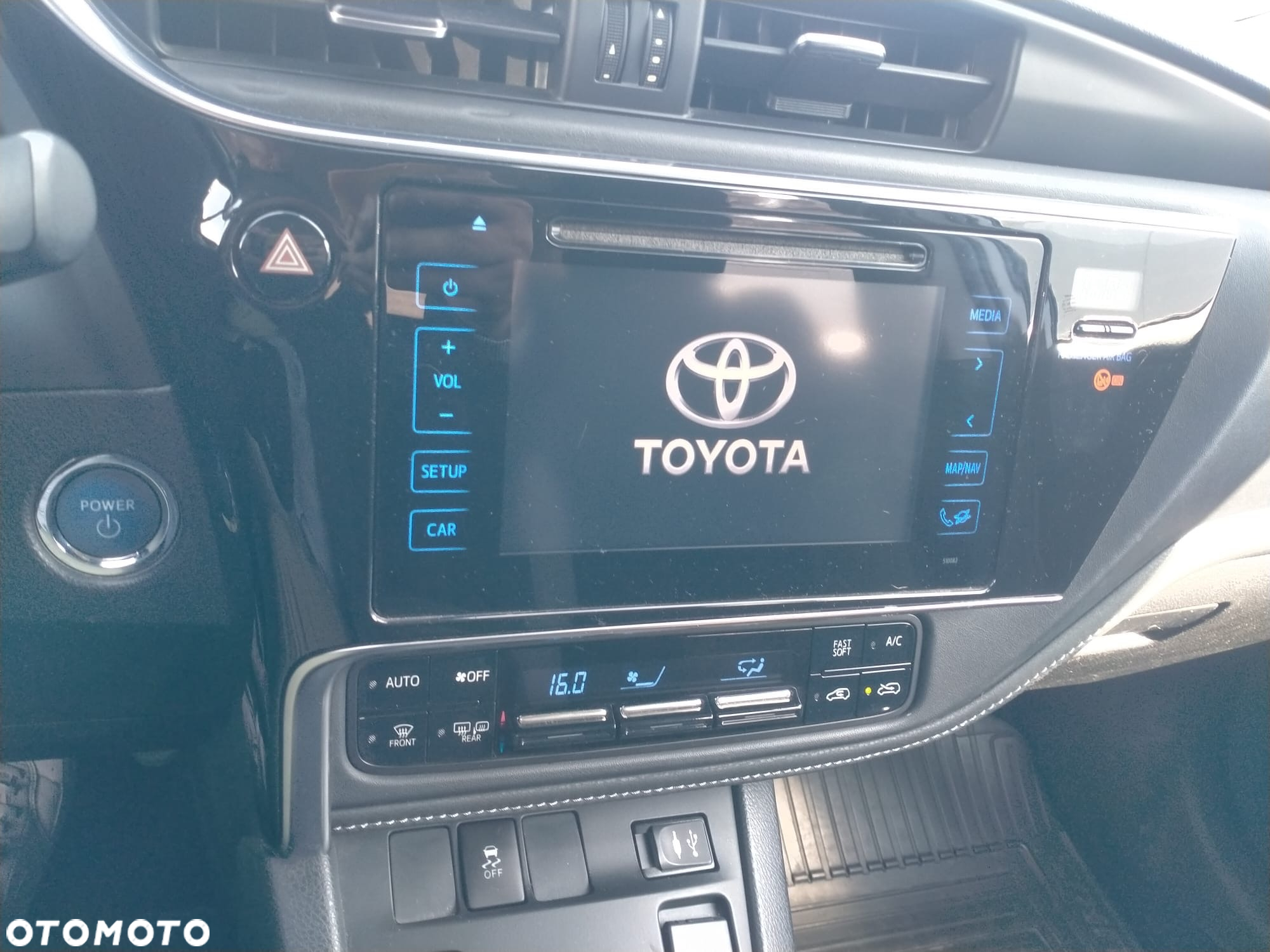 Toyota Auris - 10