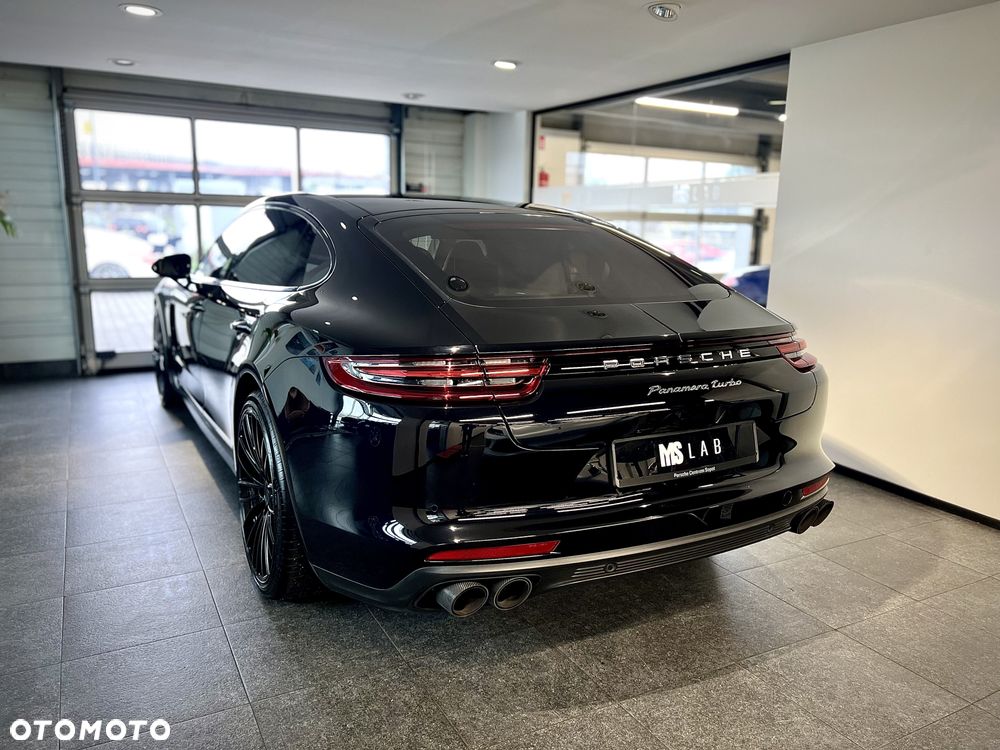 Porsche Panamera Turbo Executive - 2