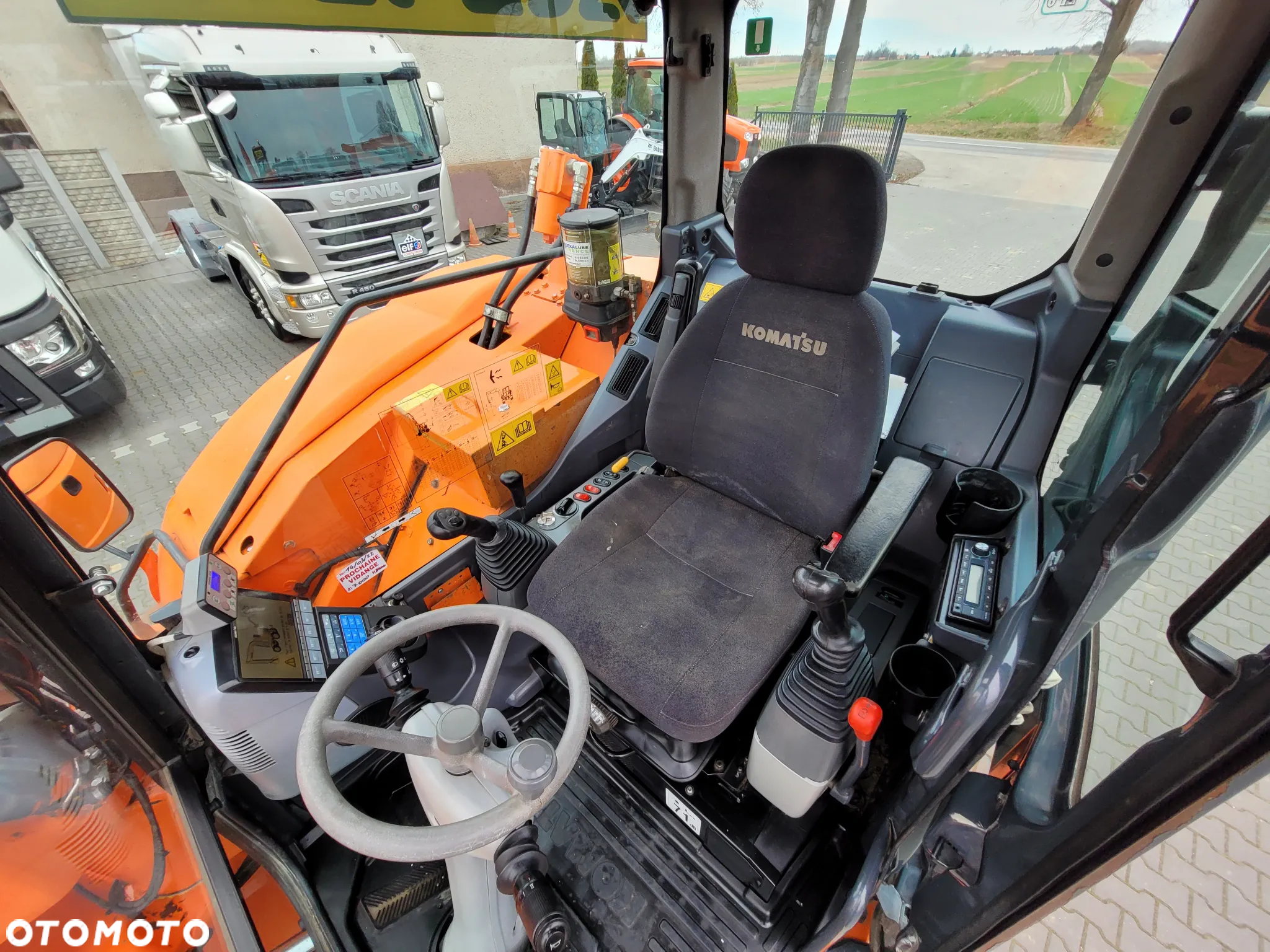 Komatsu PW98 MR8 / SPROWADZONA Z FRANCJI / 6 880 MTH / 2014 ROK / - 18