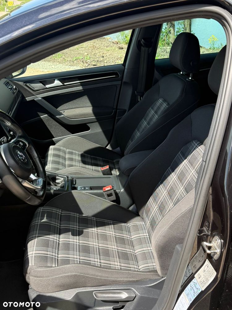 Volkswagen Golf 2.0 TDI BMT GTD - 9