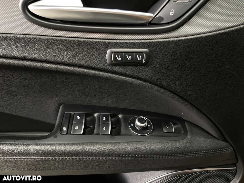 Alfa Romeo Stelvio 2.0 Turbo AWD AT8 Veloce - 27