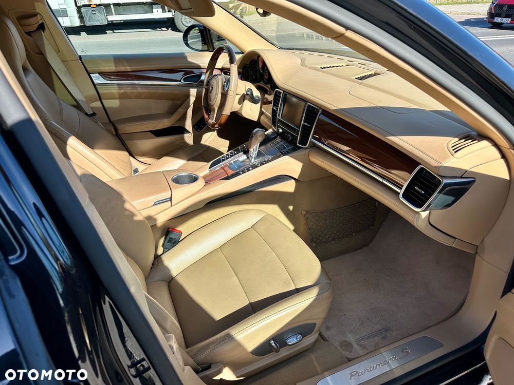 Porsche Panamera S PDK - 8