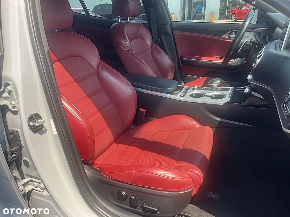Kia Stinger - 6