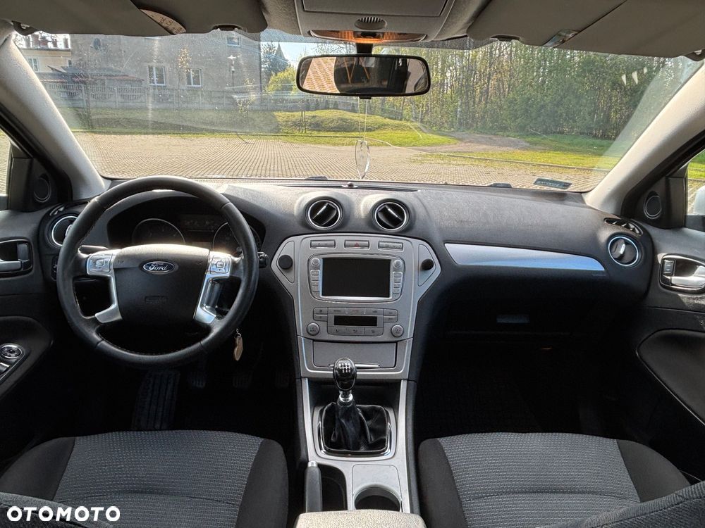 Ford Mondeo - 8