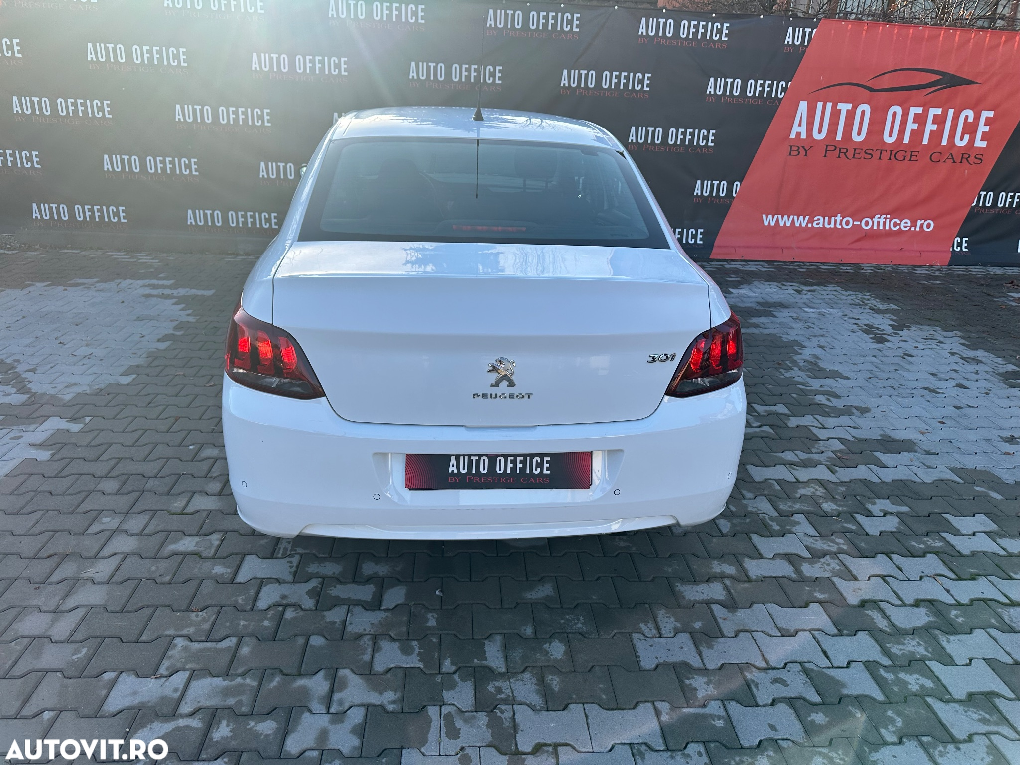 Peugeot 301 1.5 BlueHDI FAP Allure - 10