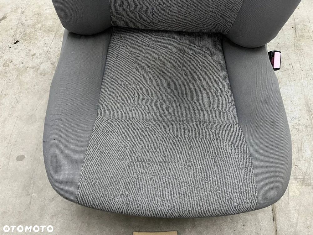 Fotele Dacia Logan 1 I 05-14r. prawy przedni fotel pasażera - 18