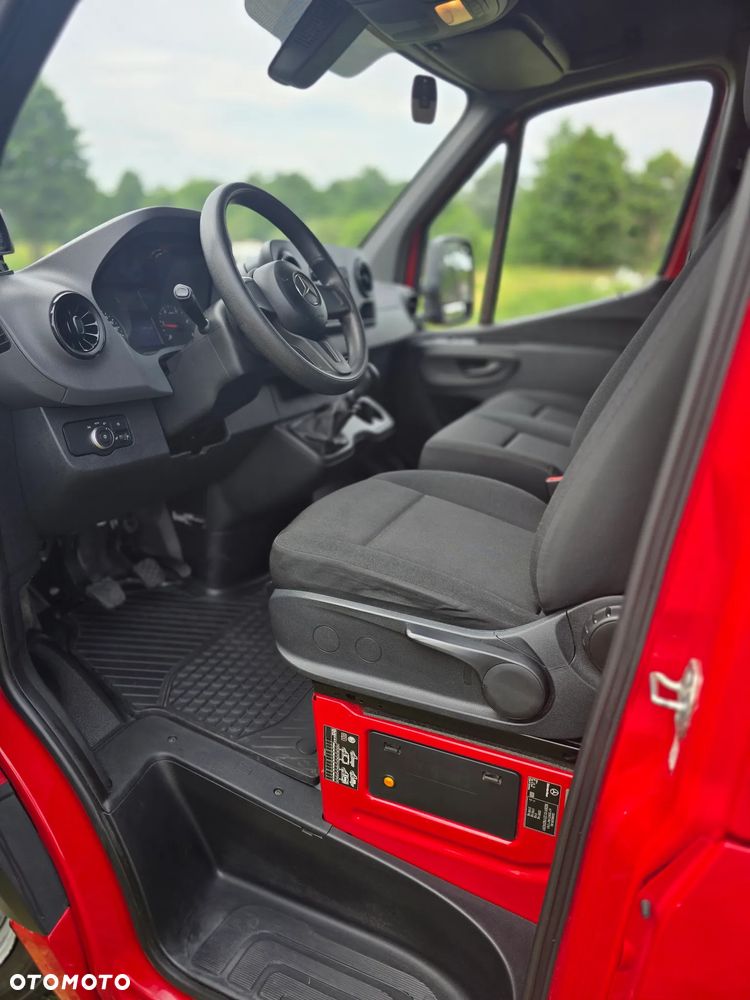 Mercedes-Benz Sprinter - 16
