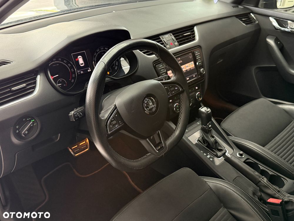 Skoda Octavia 2.0 TDI DSG RS - 19