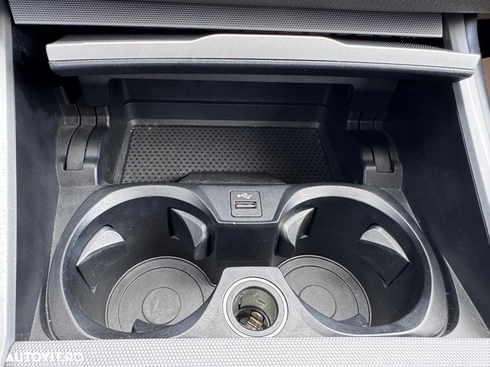 BMW Seria 3 320i AT - 27