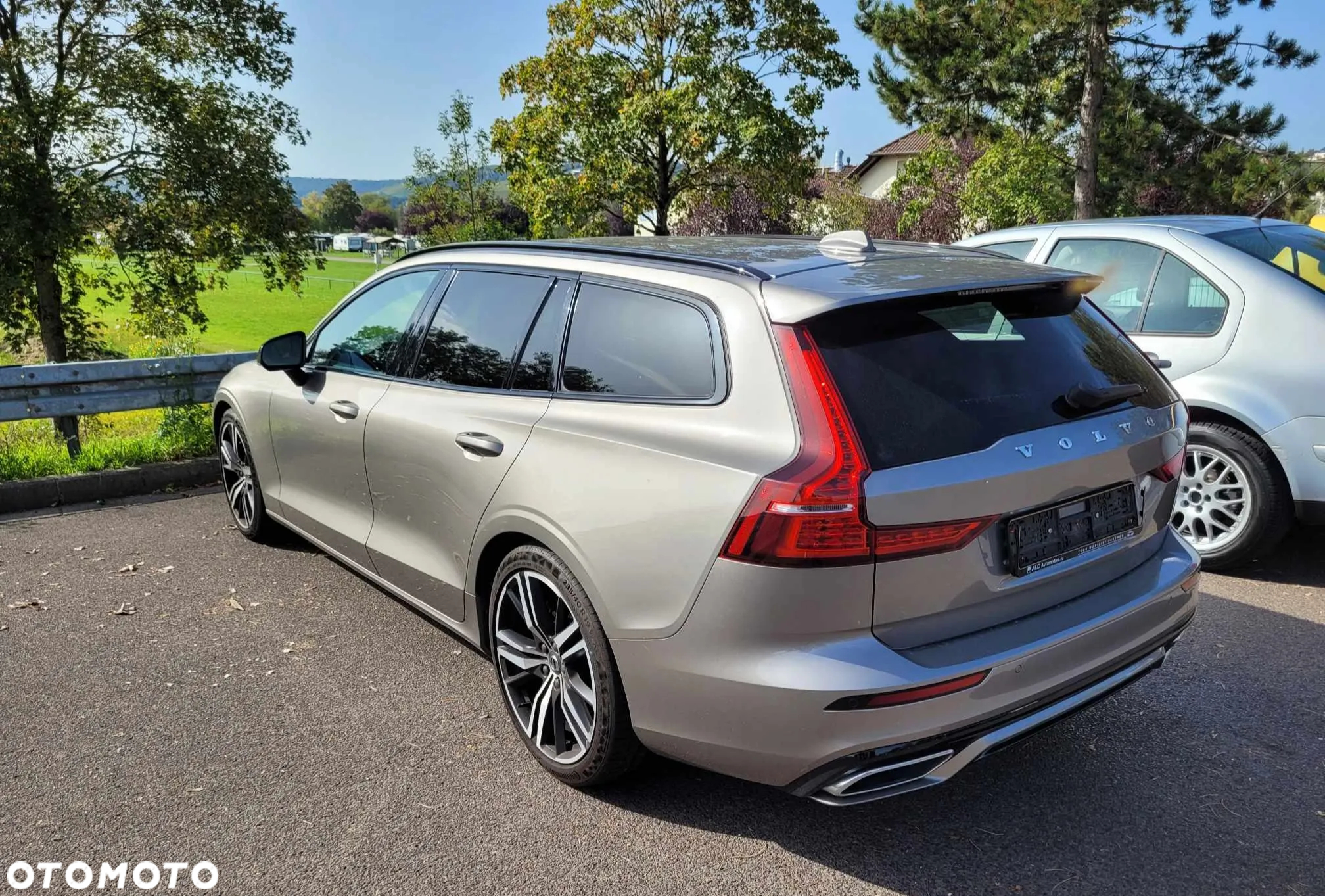 Volvo V60 D3 R-Design - 17