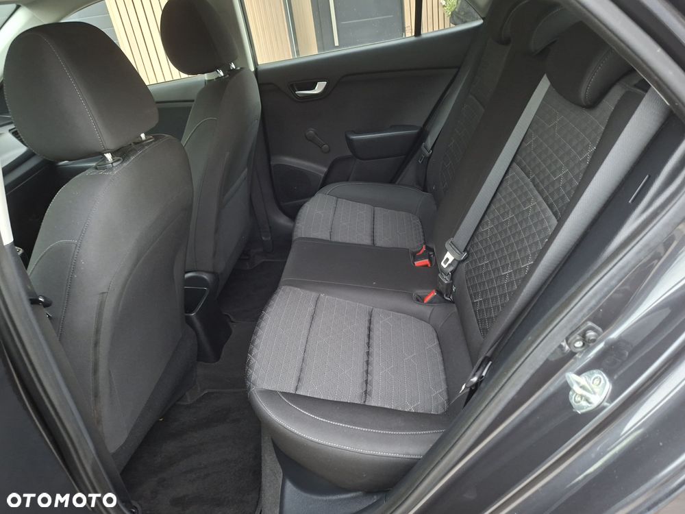 Kia Rio - 9