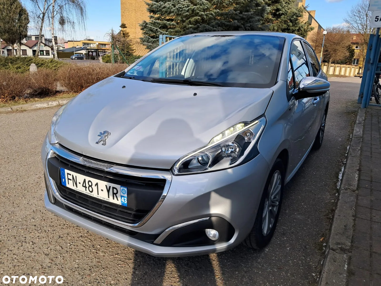 Peugeot 208 - 3