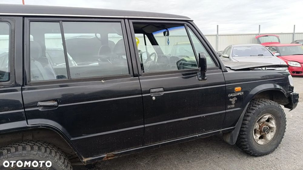35504 Hyundai galloper lift na części 2.5 TD 99 km D4BH  lakier EB - 14